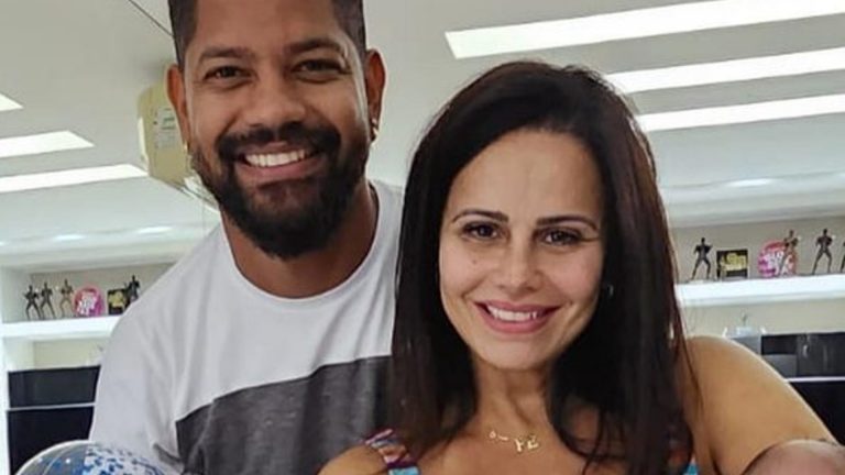 biquíni fininho Viviane Araújo esbanja boa forma ao lado do marido