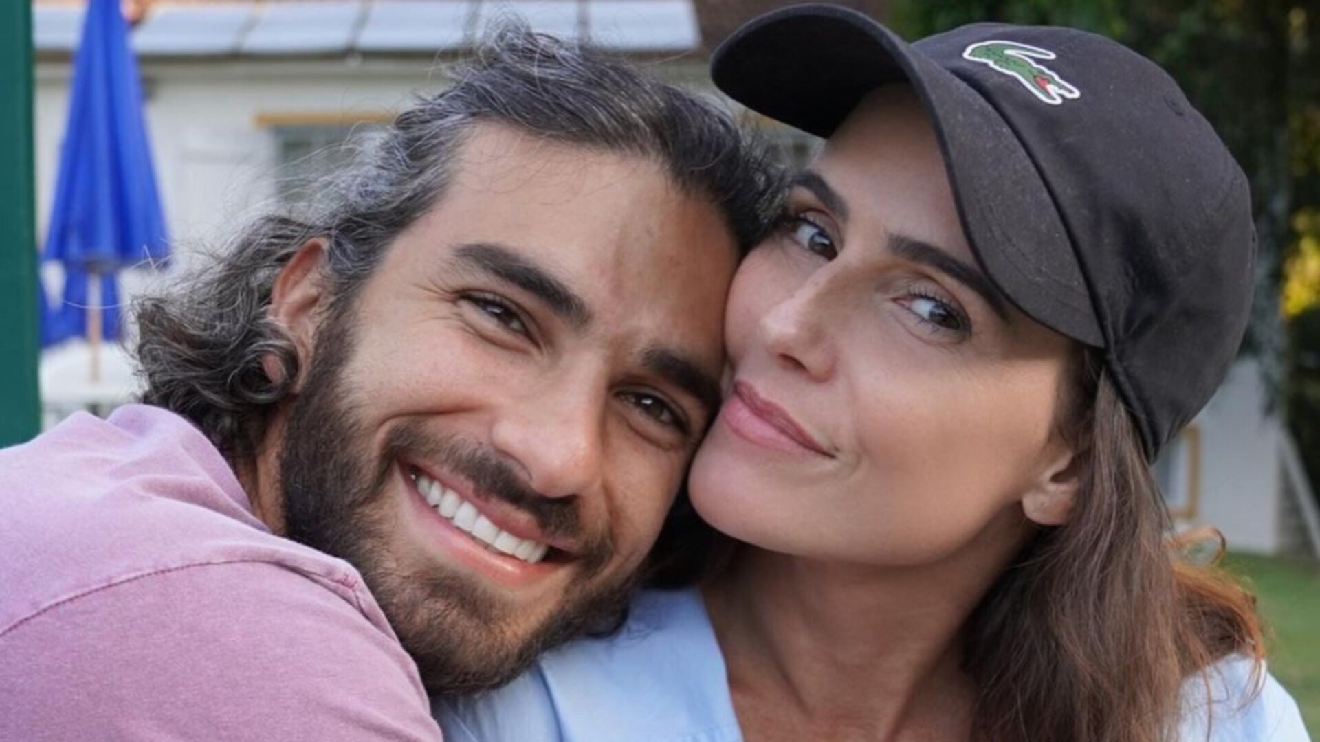 Deborah Secco Se Pronuncia Ap S Expor Parte Ntima Do Marido Em