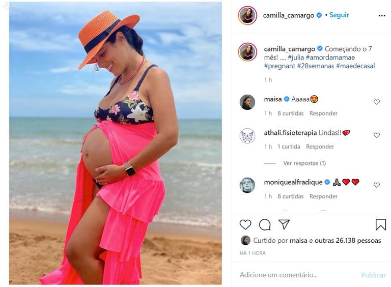 Grávida, Camilla Camargo exibe barrigão de 7 meses