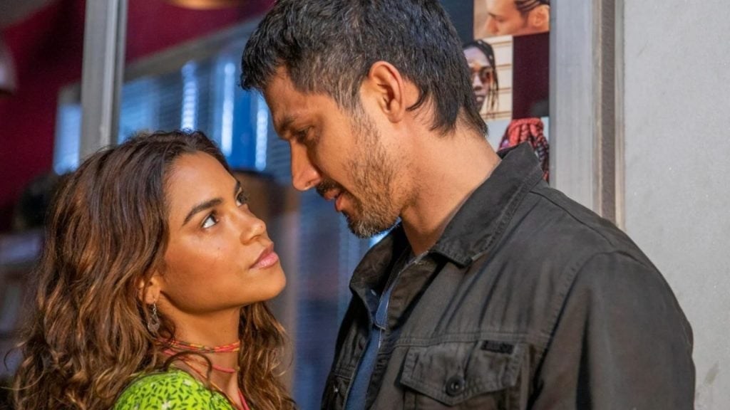 Brisa (Lucy Alves) e Oto (Rômulo Estrela) em 'Travessia'