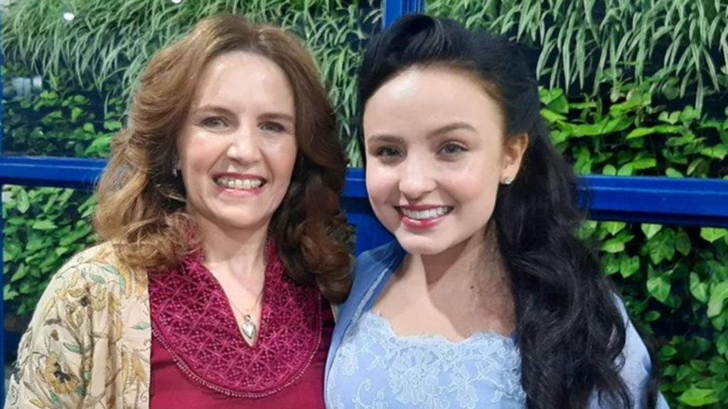 Mãe De Larissa Manoela Deixa De Seguir A Filha Nas Redes Sociais 7992