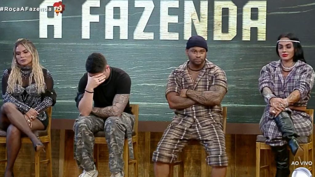 Kally, Lucas, Black e Simioni em 'A Fazenda 15'. Reprodução/Record TV