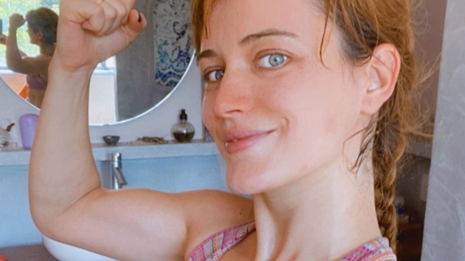 Bianca Bin Treina De Biqu Ni E Corpo Definido Chama Aten O