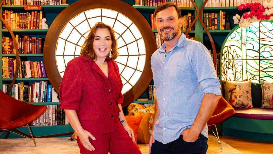 Iris Abravanel e o diretor Rica Mantoanelli (Lourival Ribeiro /SBT)