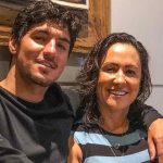 Gabriel Medina e a mãe - Reprodução/Instagram