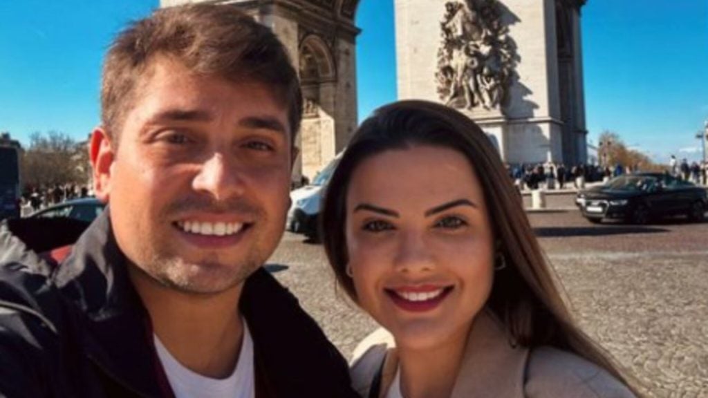 Thalita Valente e piloto Danilo Santos Romano