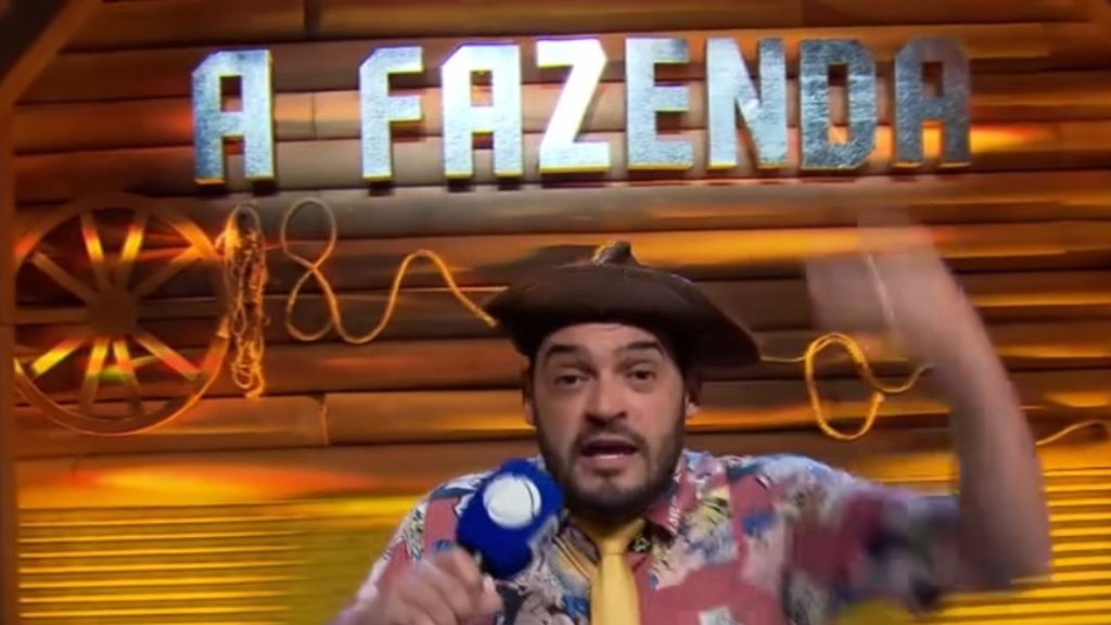 Matheus Ceará no "Domingo Record" falando sobre "A Fazenda" - Reprodução/Instagram