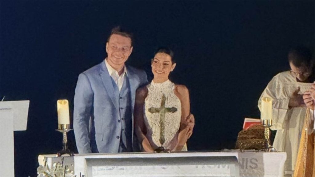 Thais Fersoza e Michel Teló renovam os votos aos pés do Cristo Redentor