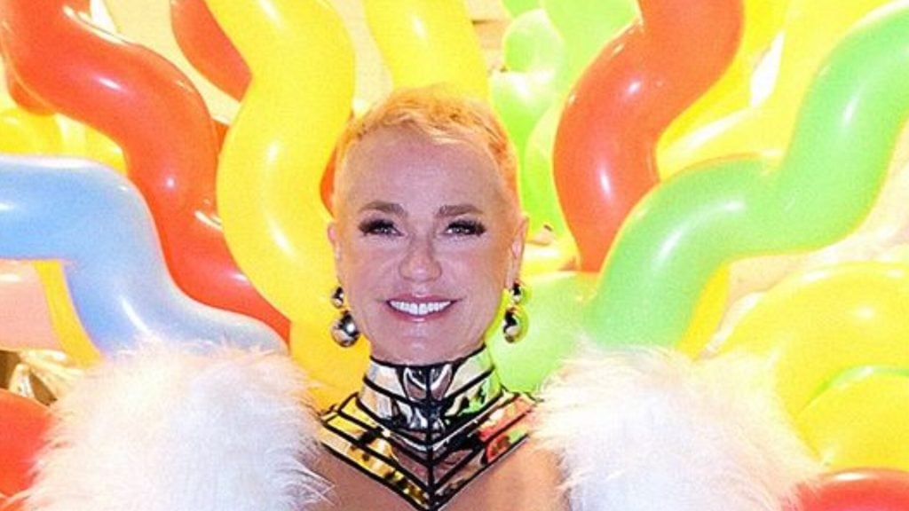 Xuxa faz show no intervalo do 'Futebol da Esperança', na Globo - Crédito: Blad Meneghel