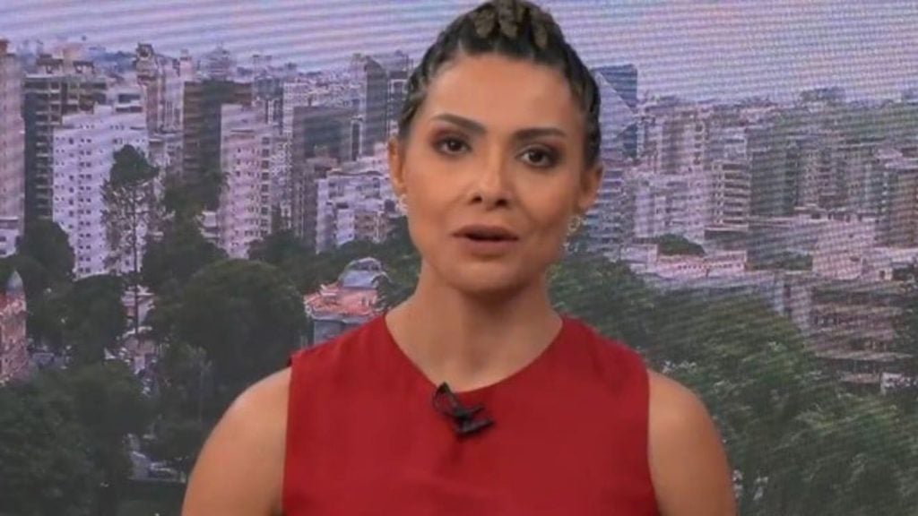 Aline Aguiar no comando do MG1 - Reprodução/TV Globo