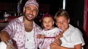 Neymar com Mavie e Davi Lucca