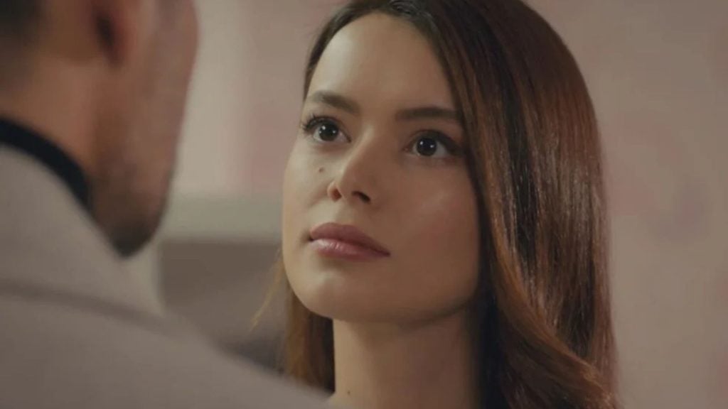 Sirin (Seray Kaya) em "Força de Mulher" - Reprodução/Record Tv