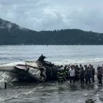 Avião cai em praia de Ubatuba - Foto/Reprodução